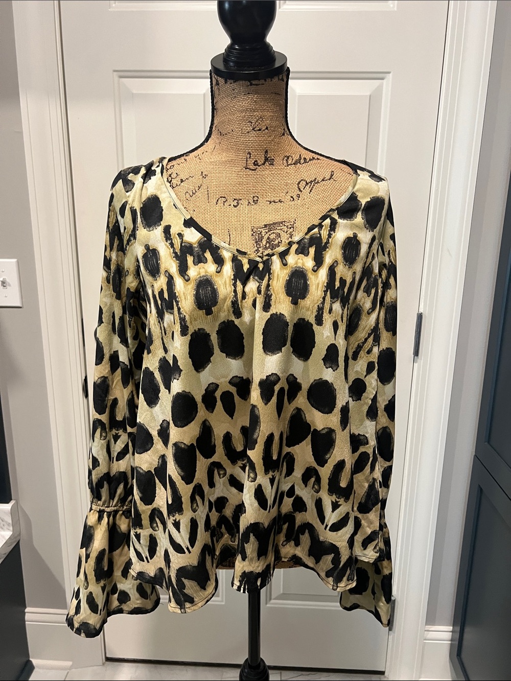 Show Me Your‎ Mumu Tan/Black Bell Sleeve Blouse Maximalist Concert Statement - Picture 2 of 9